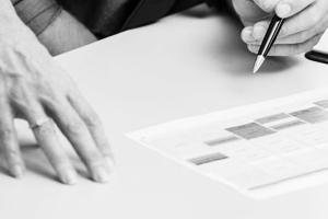 蓄電池的內(nèi)阻，值越大越好，還是越小越好？